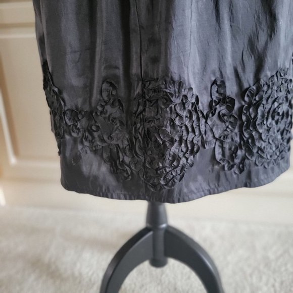 JESSICA HOWARD- Gorgeous Flattering Black Dress with Taffeta Bottom- SZ 6 - Picture 10 of 11